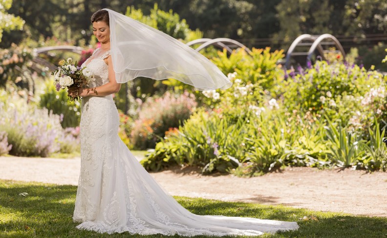 Everything You Need to Know About Wearing Your Wedding Veil